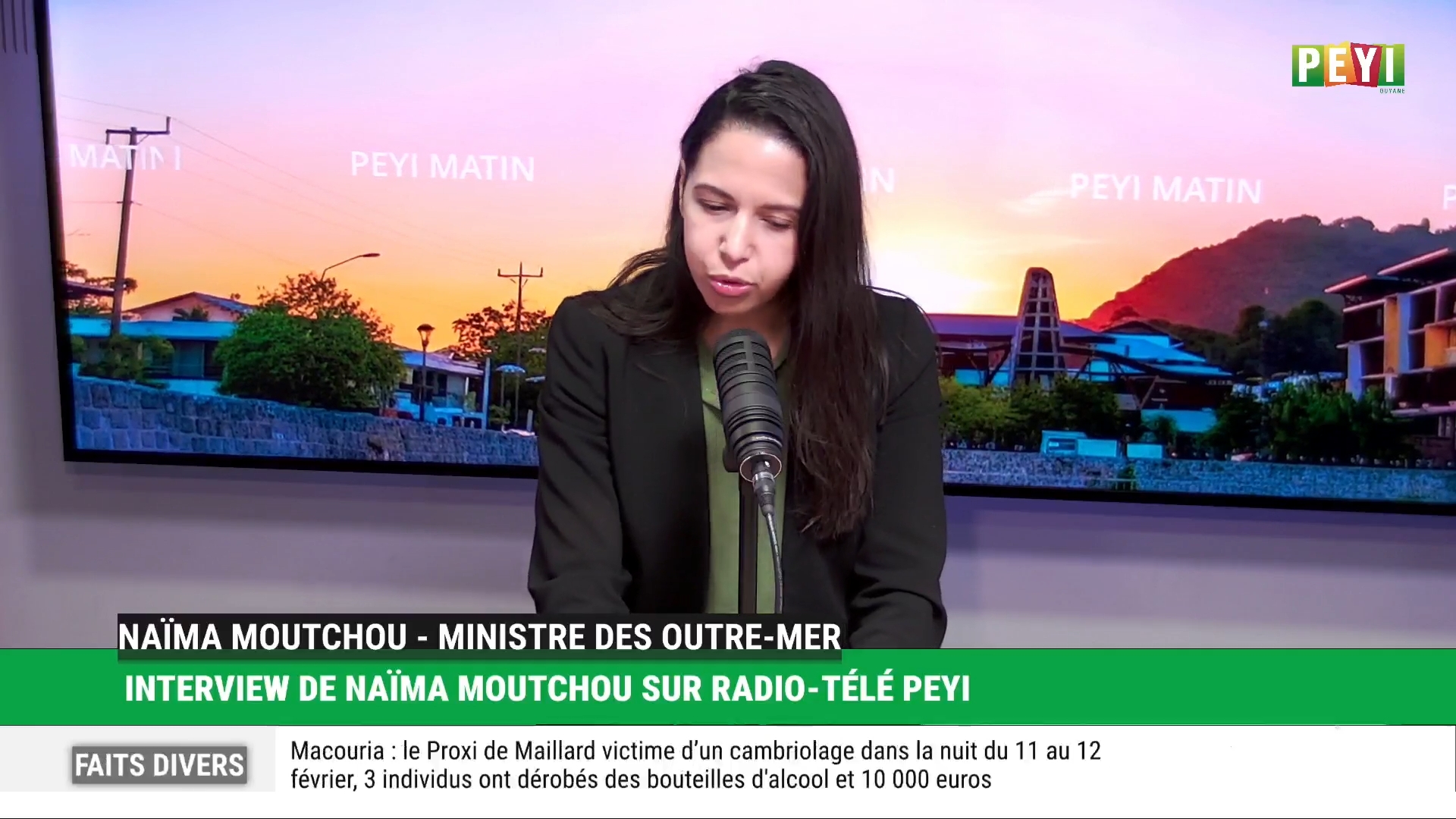 Onews Guyane. Naïma MOUTCHOU Ministre des outre mer en visite en Guyane Interrogée par Télé Péyi