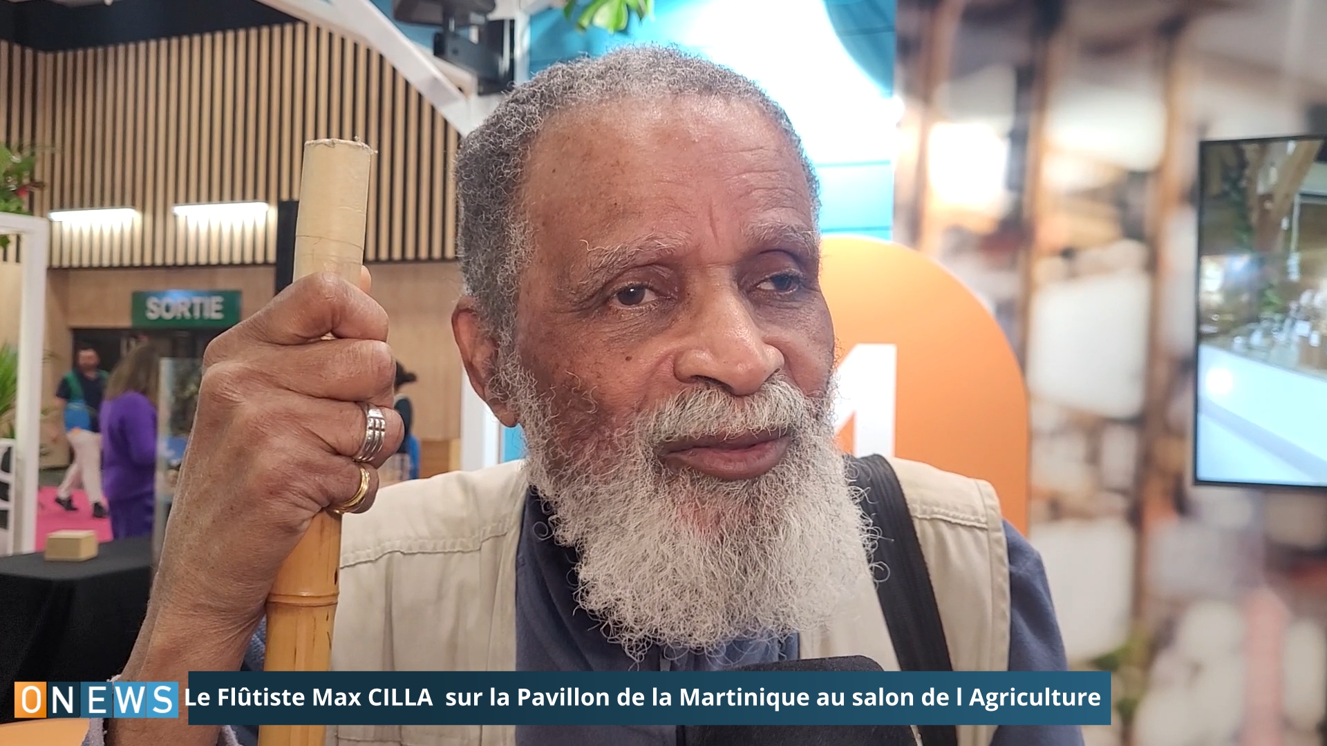 Onews. Le Flûtiste Max CILLA sur la Pavillon de la Martinique au Salon de l Agriculture